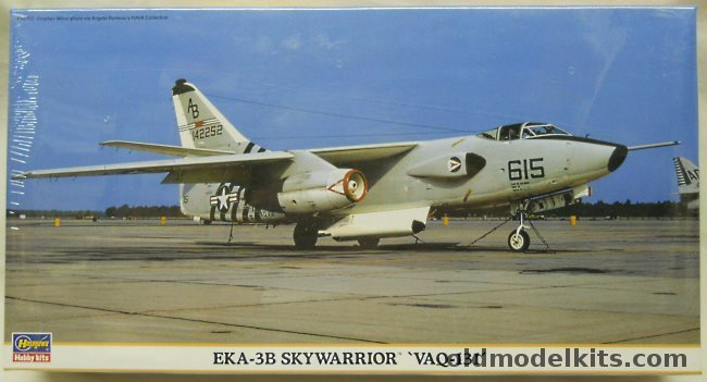 Hasegawa 1/72 EKA-3B Skywarrior, 00924 plastic model kit